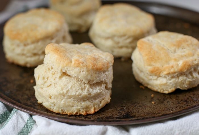 Easy 6-Ingredient Homemade Biscuits: Flaky & Buttery